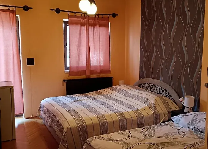 Szuzanna Fenyves Panzio Bed & Breakfast Siófok